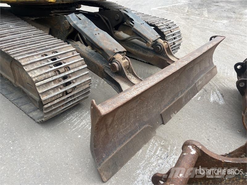 New Holland KOBELCO E235B SRNLC Pelle Sur Chenilles Tracked Ex Crawler excavators