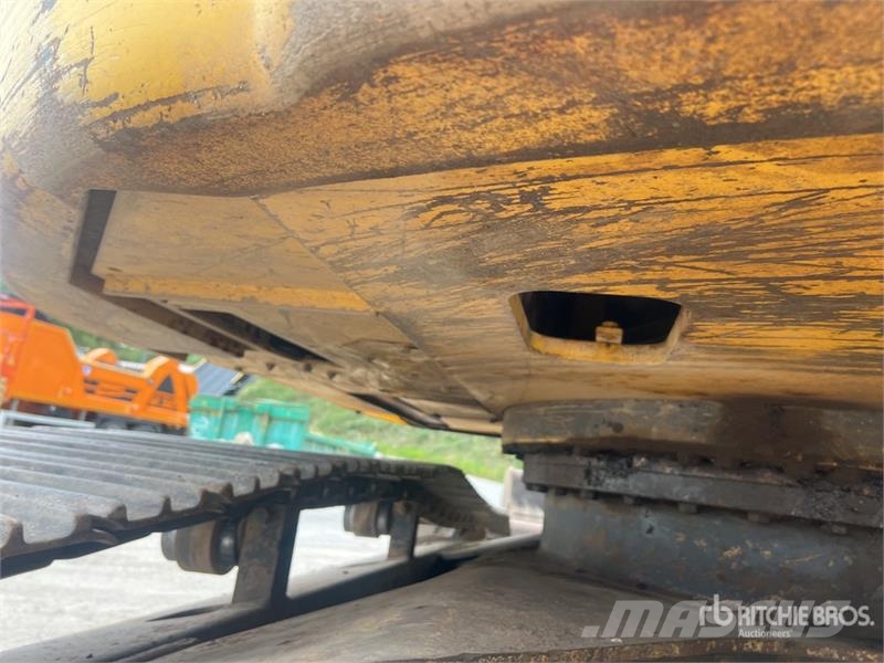 New Holland KOBELCO E235B SRNLC Pelle Sur Chenilles Tracked Ex Crawler excavators
