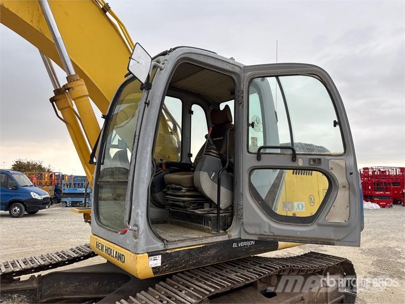 New Holland Kobelco E215B Tracked Excavator Bagri goseničarji
