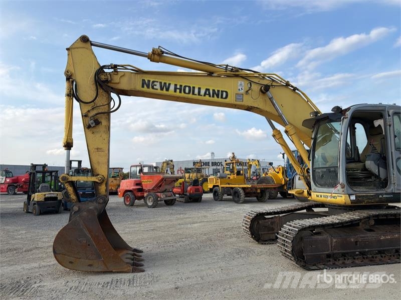 New Holland Kobelco E215B Tracked Excavator Paletli ekskavatörler