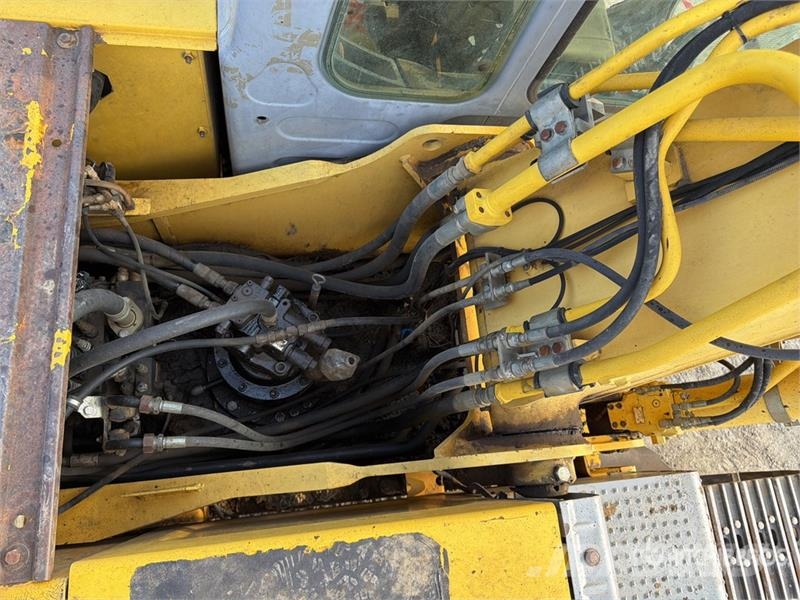New Holland Kobelco E215B Tracked Excavator Paletli ekskavatörler