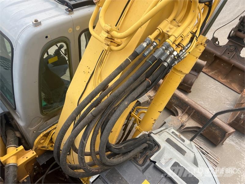 New Holland KOBELCO E235B SRNLC Pelle Sur Chenilles Tracked Ex Crawler excavators