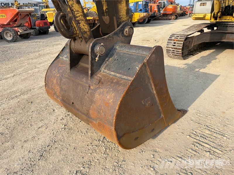New Holland Kobelco E215B Tracked Excavator Paletli ekskavatörler