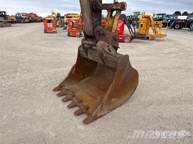 New Holland Kobelco E215B Tracked Excavator Bagri goseničarji