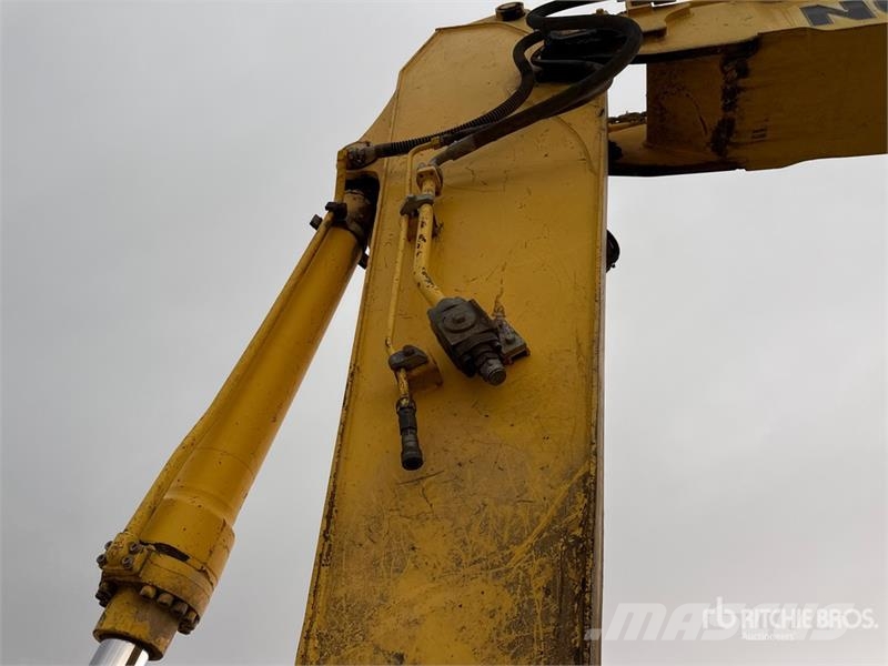 New Holland Kobelco E215B Tracked Excavator Bagri goseničarji