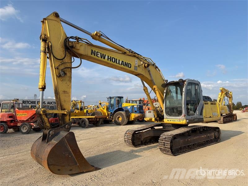 New Holland Kobelco E215B Tracked Excavator Paletli ekskavatörler