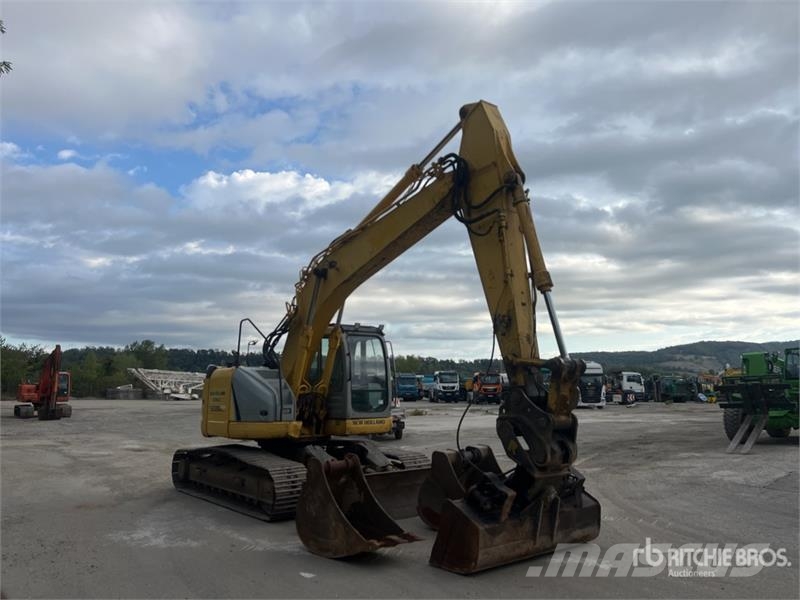 New Holland KOBELCO E235B SRNLC Pelle Sur Chenilles Tracked Ex Crawler excavators