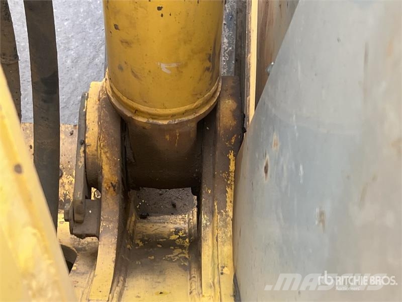 New Holland KOBELCO E235B SRNLC Pelle Sur Chenilles Tracked Ex Crawler excavators