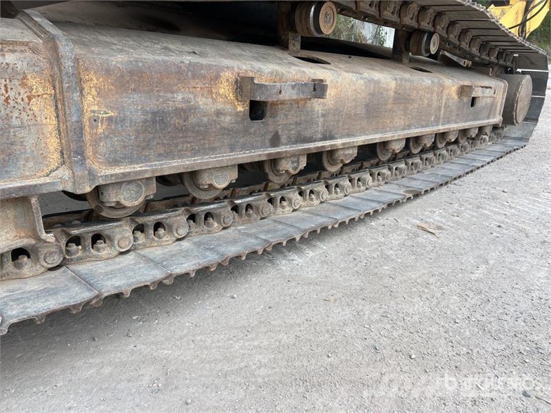 New Holland KOBELCO E235B SRNLC Pelle Sur Chenilles Tracked Ex Crawler excavators