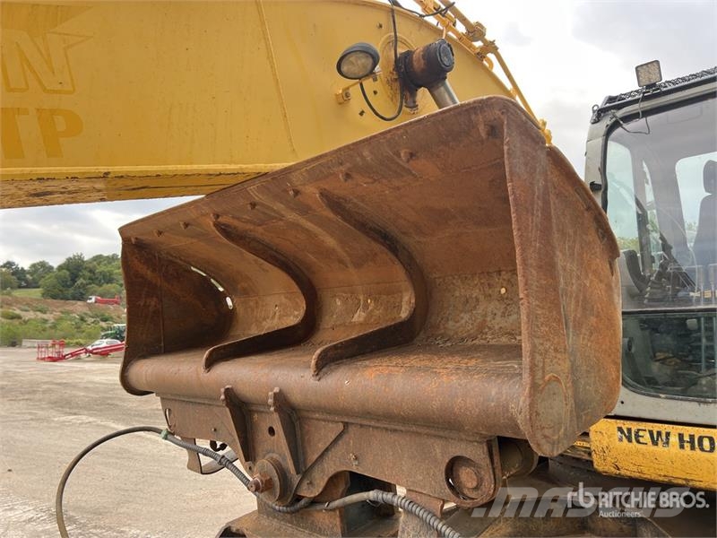 New Holland KOBELCO E235B SRNLC Pelle Sur Chenilles Tracked Ex Crawler excavators