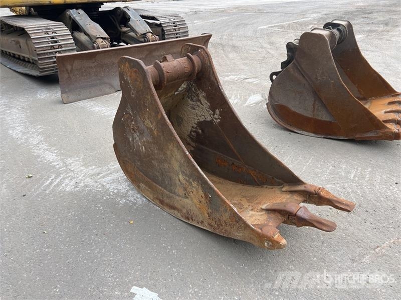 New Holland KOBELCO E235B SRNLC Pelle Sur Chenilles Tracked Ex Crawler excavators