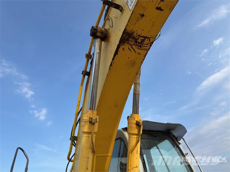 New Holland Kobelco E215B Tracked Excavator Paletli ekskavatörler