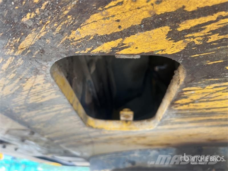 New Holland KOBELCO E235B SRNLC Pelle Sur Chenilles Tracked Ex Crawler excavators