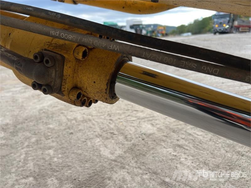 New Holland KOBELCO E235B SRNLC Pelle Sur Chenilles Tracked Ex Crawler excavators