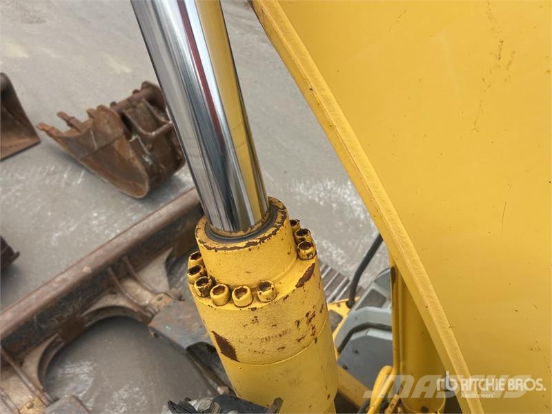 New Holland KOBELCO E235B SRNLC Pelle Sur Chenilles Tracked Ex Crawler excavators