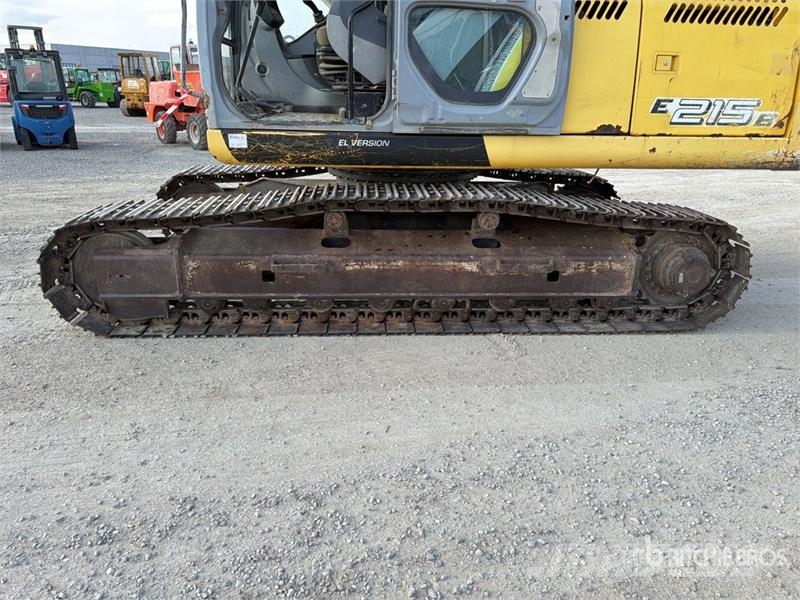 New Holland Kobelco E215B Tracked Excavator Paletli ekskavatörler