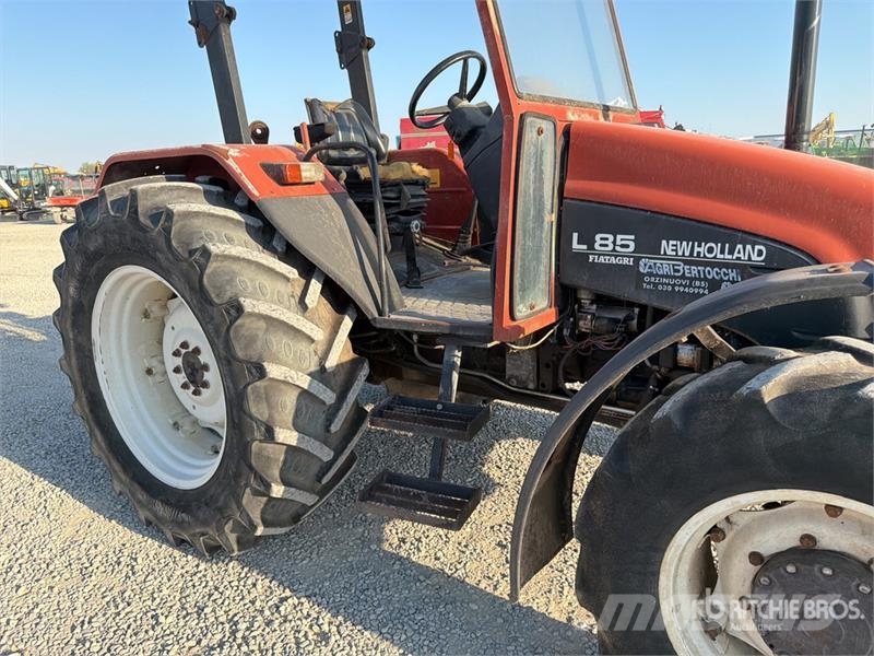 New Holland L85 DT 4WD Tractor Trattori