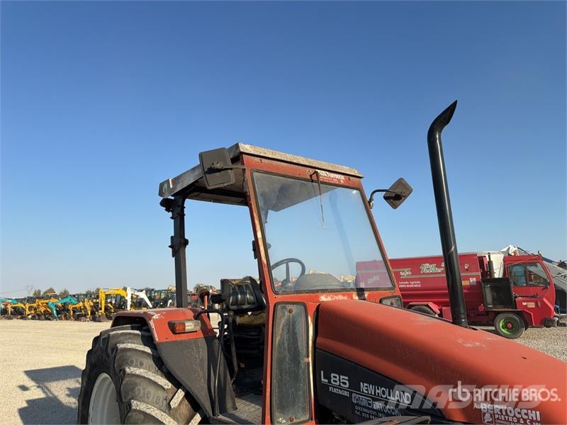 New Holland L85 DT 4WD Tractor Trattori