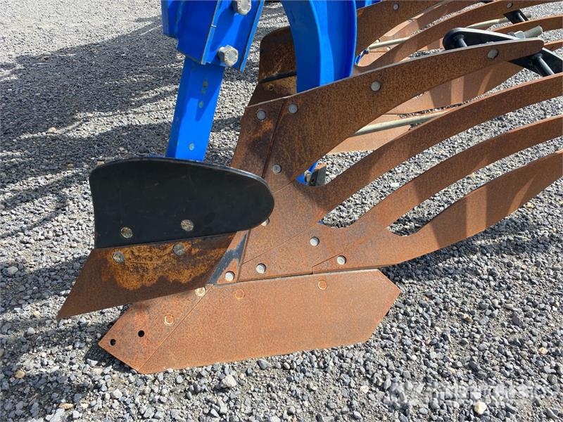 New Holland PXV7980H0L Reversible Plow Reversible ploughs