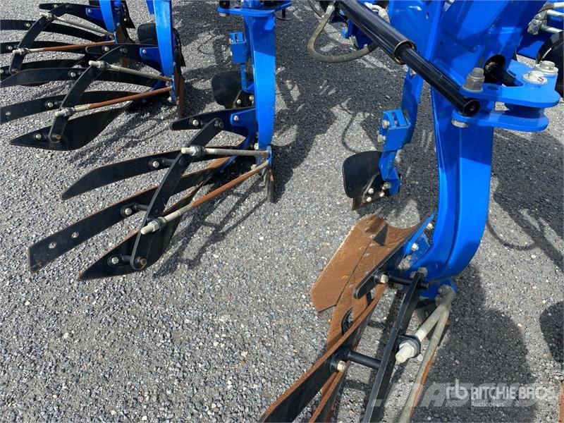 New Holland PXV7980H0L Reversible Plow Reversible ploughs