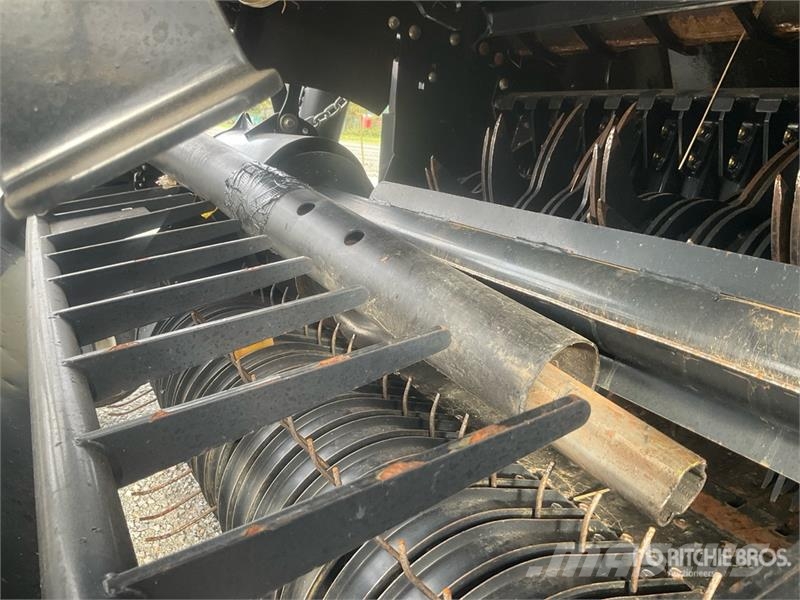 New Holland RB180 Round Baler Rundballenpressen