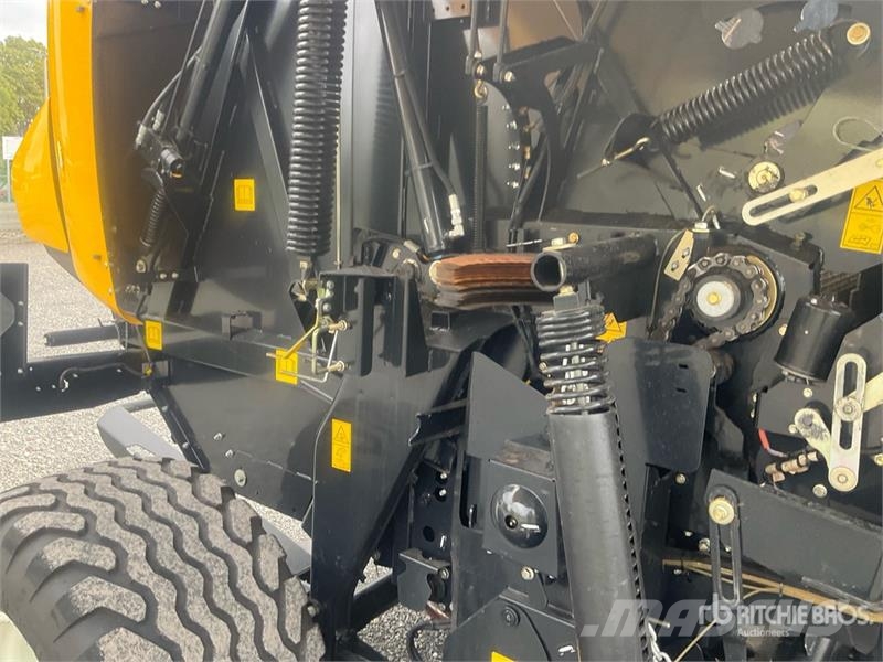 New Holland RB180 Round Baler Rundballenpressen