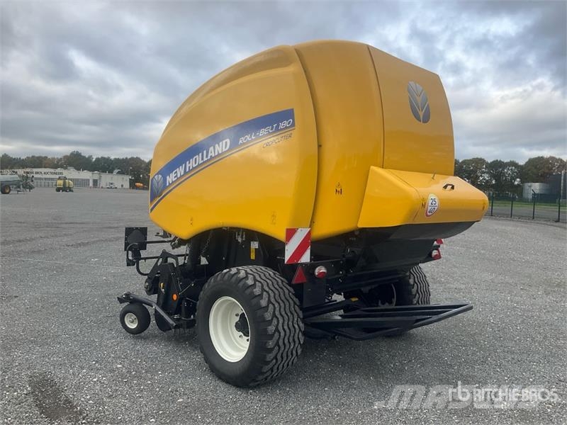 New Holland RB180 Round Baler Rundballenpressen