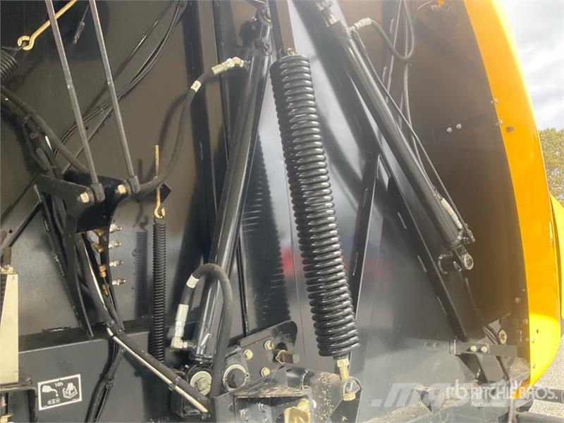 New Holland RB180 Round Baler Rundballenpressen
