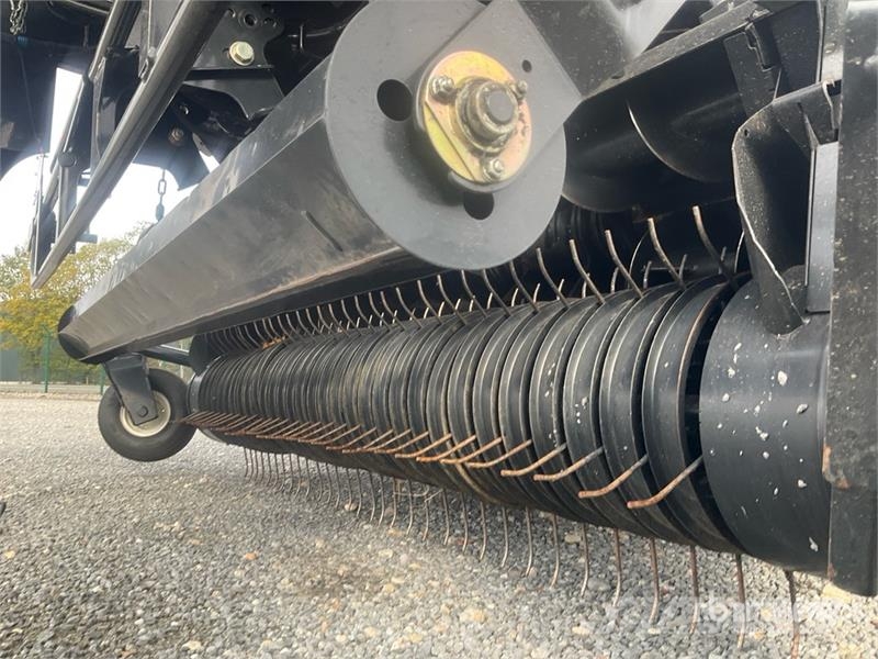 New Holland RB180 Round Baler Rundballenpressen