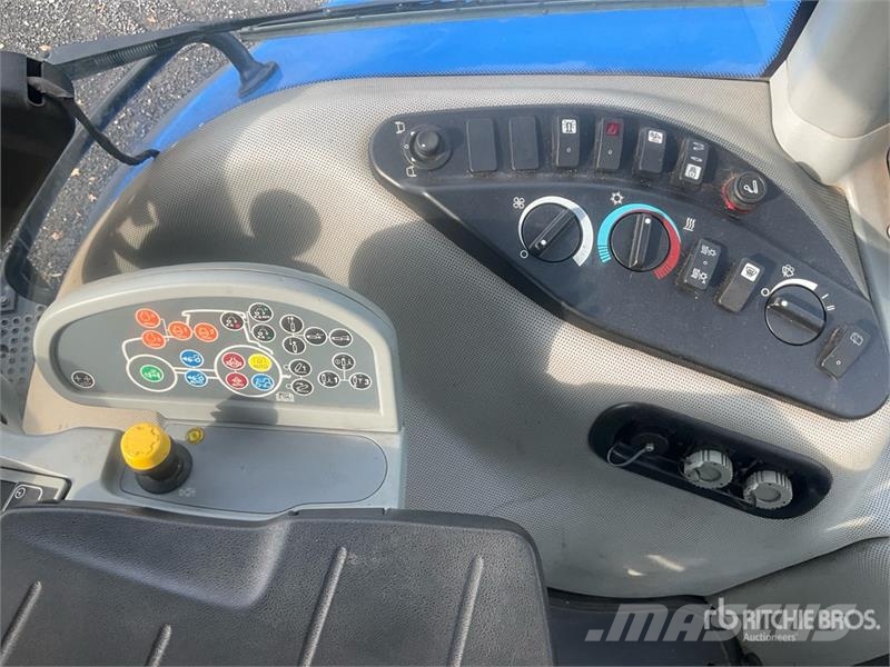 New Holland T 8.380 PC 4WD Tractor Traktorer