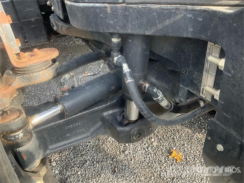 New Holland T 8.380 UC PC 4WD Tractor Traktorji