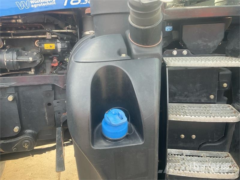 New Holland T 8.380 UC PC 4WD Tractor Traktorji