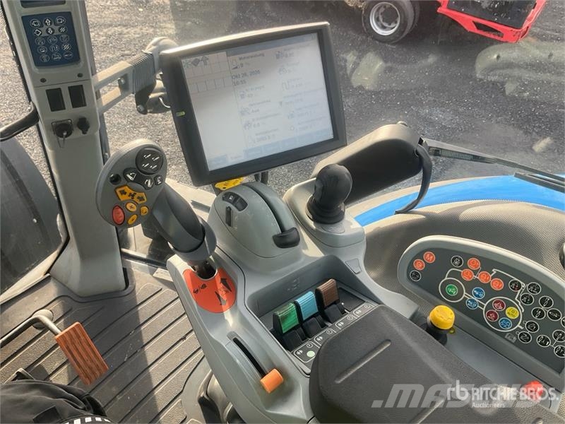 New Holland T 8.420 AC 4WD Tractor Traktorji