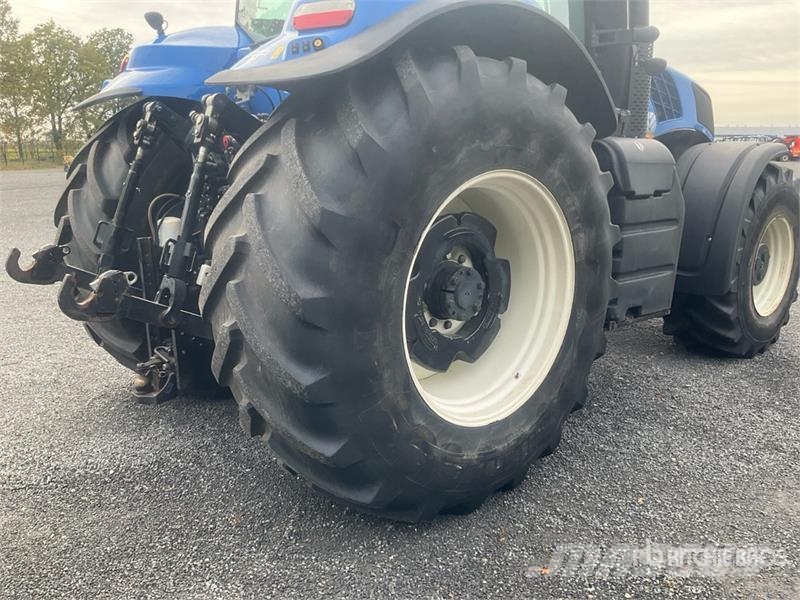 New Holland T 8.420 AC 4WD Tractor Traktorji