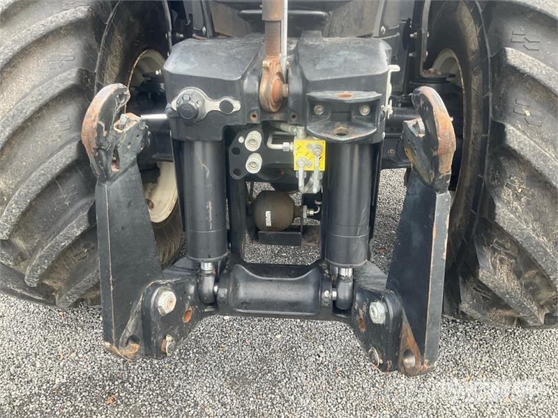 New Holland T 8.420 AC 4WD Tractor Traktorji