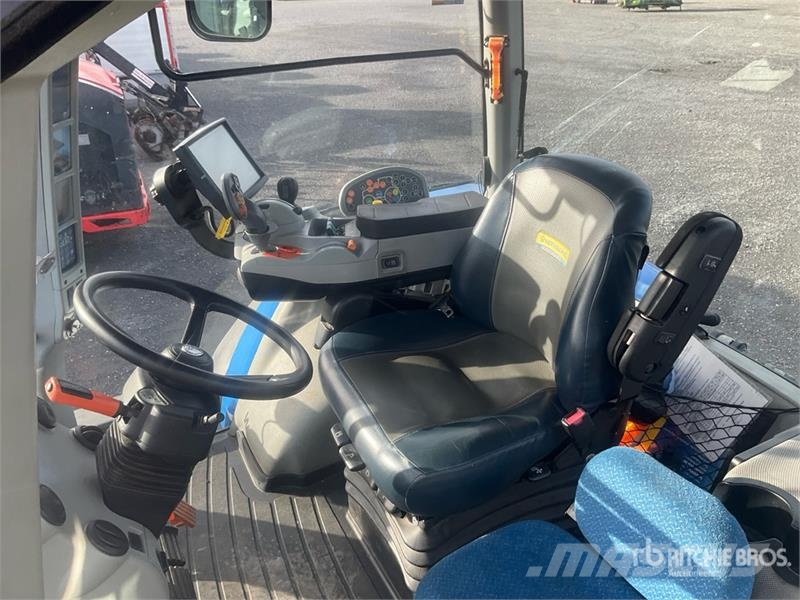 New Holland T 8.420 AC 4WD Tractor Traktorji