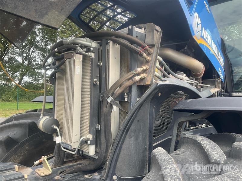 New Holland T 8.420 AC 4WD Tractor Traktorji