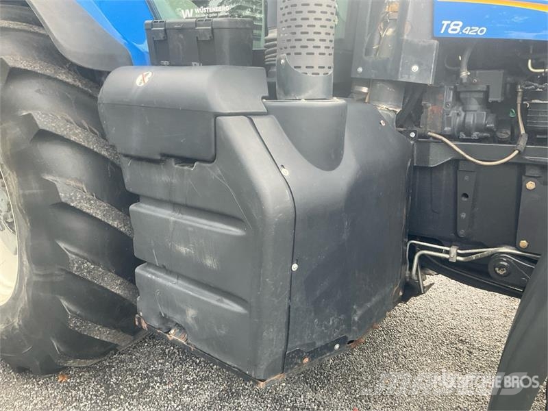 New Holland T 8.420 AC 4WD Tractor Traktorji