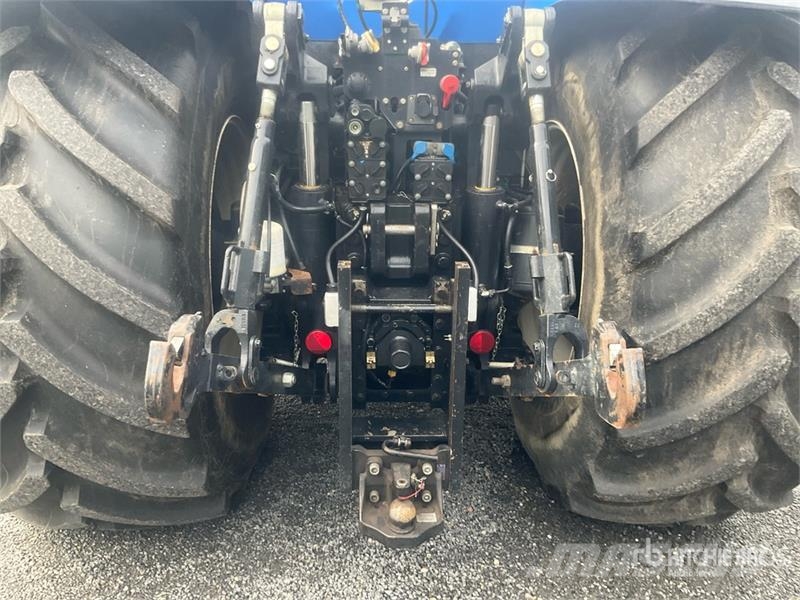 New Holland T 8.420 AC 4WD Tractor Traktorji