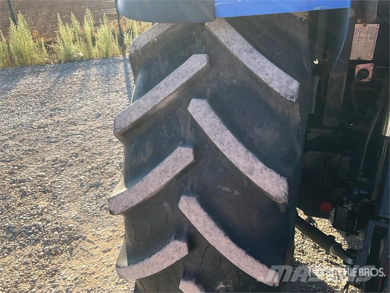 New Holland T5.95 4WD Tractor الجرارات