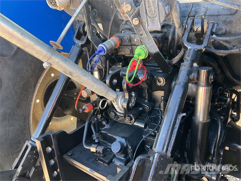 New Holland T5.95 4WD Tractor الجرارات