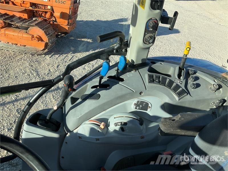 New Holland T5.95 4WD Tractor الجرارات