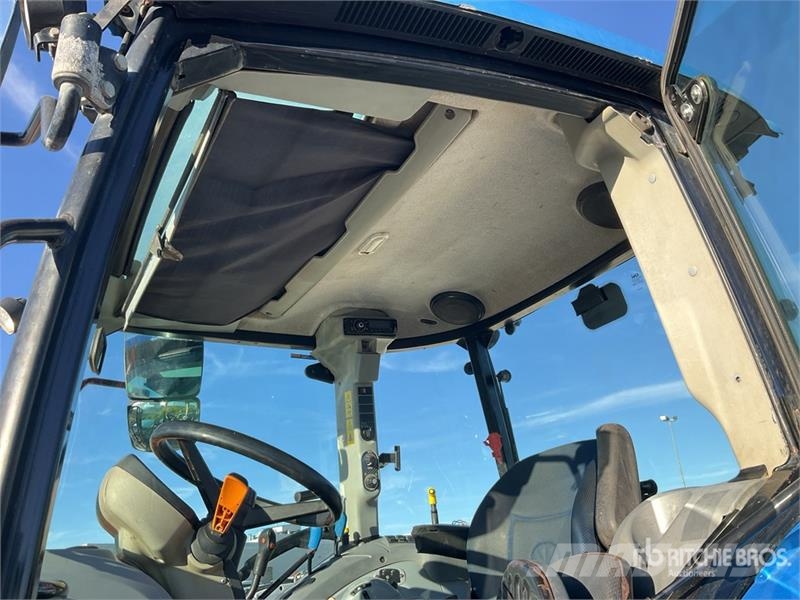 New Holland T5.95 4WD Tractor الجرارات