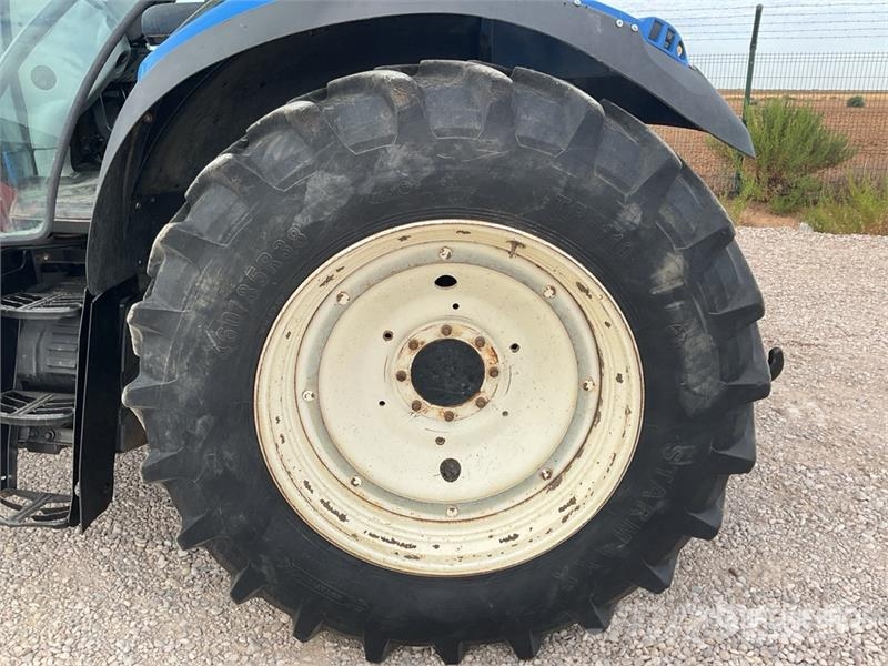 New Holland T6.125 4WD Tractor トラクター