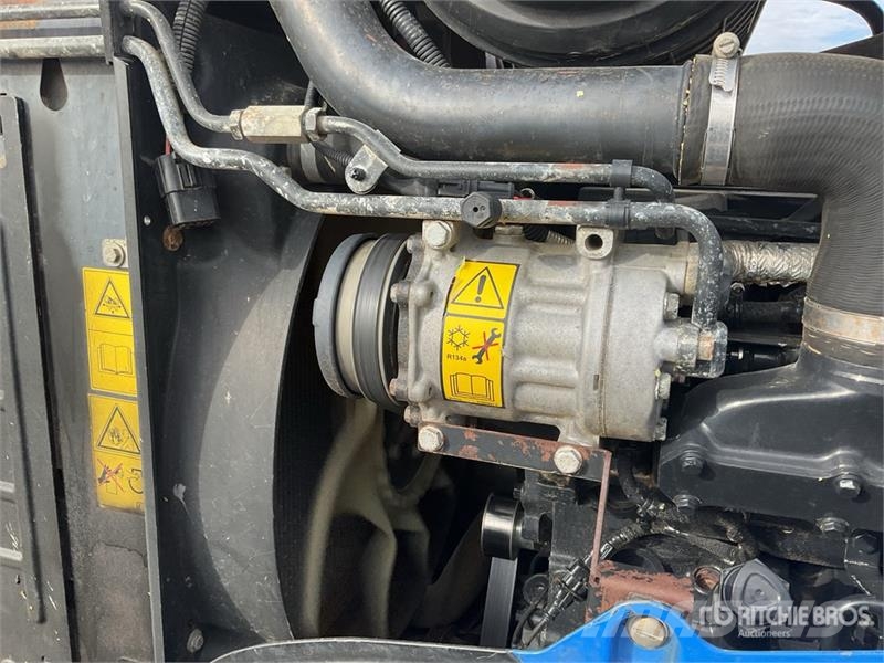 New Holland T6.125 4WD Tractor トラクター