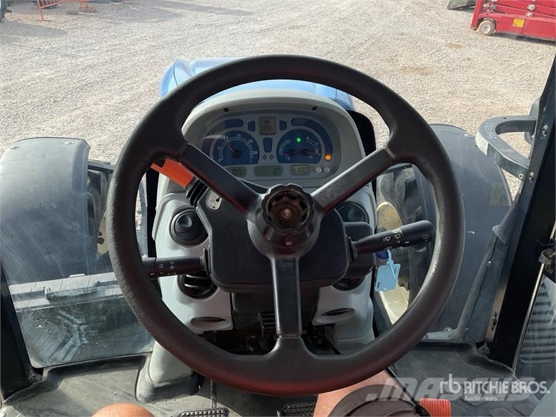 New Holland T6.125 4WD Tractor トラクター