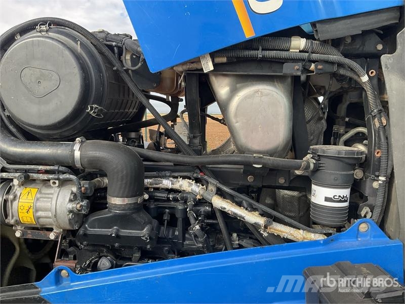 New Holland T6.125 4WD Tractor トラクター