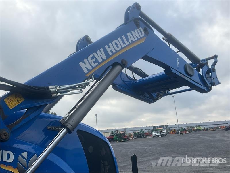 New Holland T7.200 Auto Command 4WD Tractor Traktorit