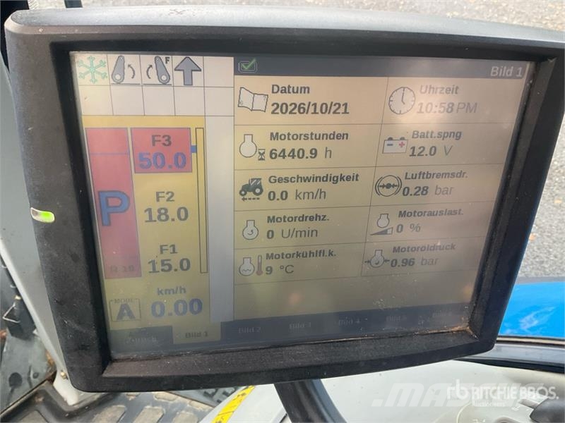 New Holland T7.200 Auto Command 4WD Tractor Traktorit