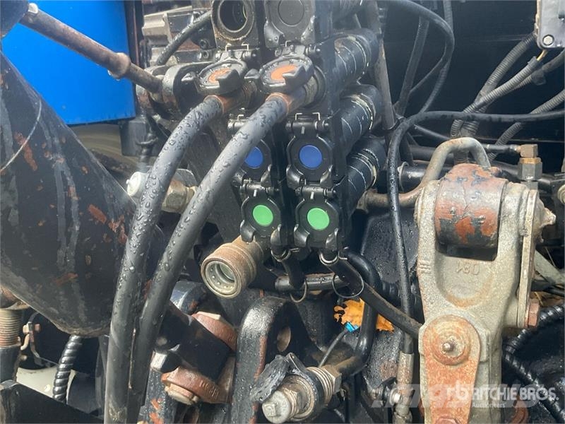 New Holland T7.200 Auto Command 4WD Tractor Traktorit